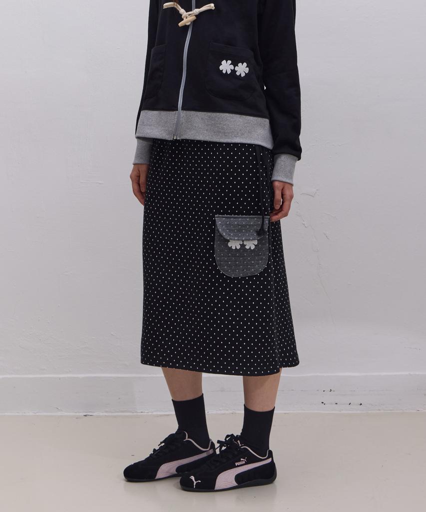 Ebeulisi Dot Pocket Sweat Skirt (Black)