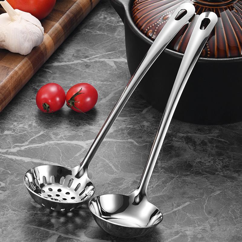 304 Stainless Steel Flat-Bottom Hot Pot Ladle with Extended Handle and Deep-Bottom Strainer Spoon