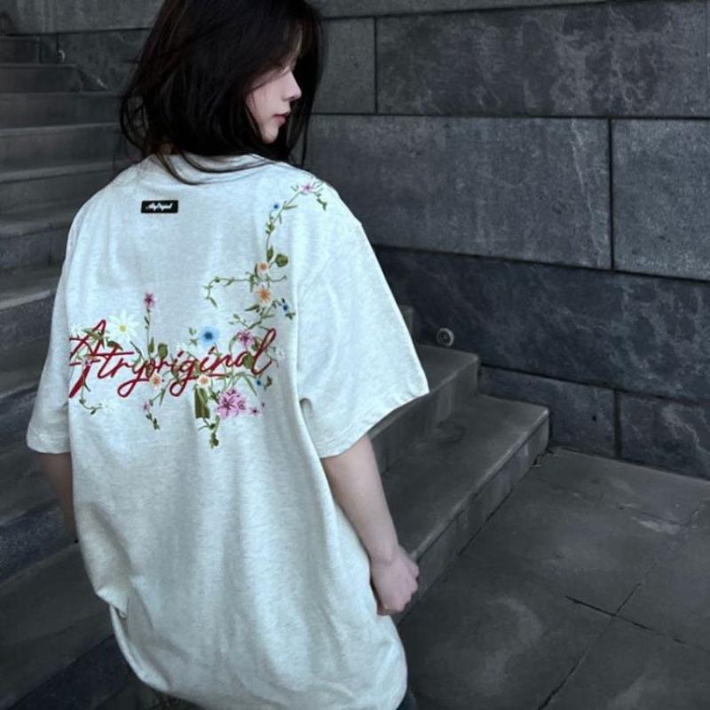 Korean Women T-Shirts Short Sleeved Casual Oversized Flower Embroidery Women's Tees Fashion Ladies Cotton T Shirt White Y2k Tops