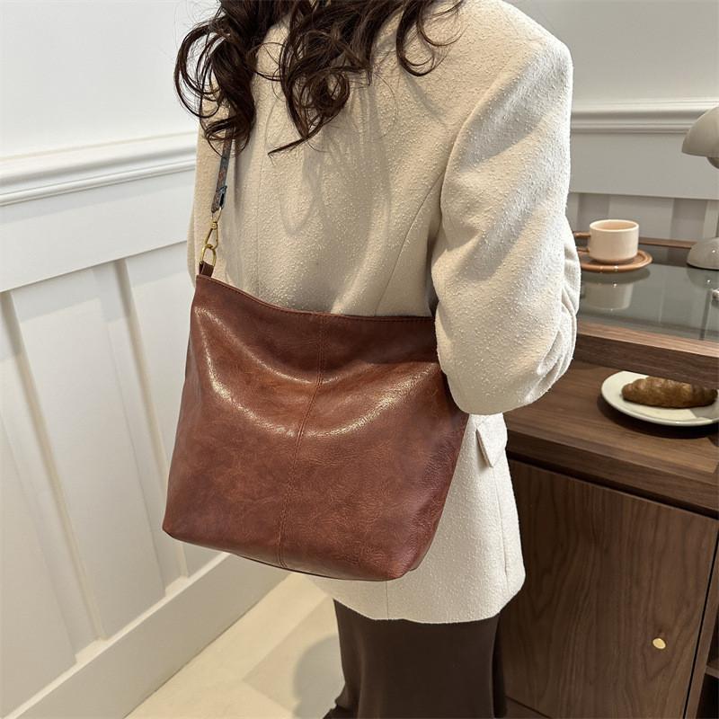 Borsa Tote in PU Street Chic Elegante Taglia Media Dettaglio Cuciture alla Moda Forma a Secchiello Rosa