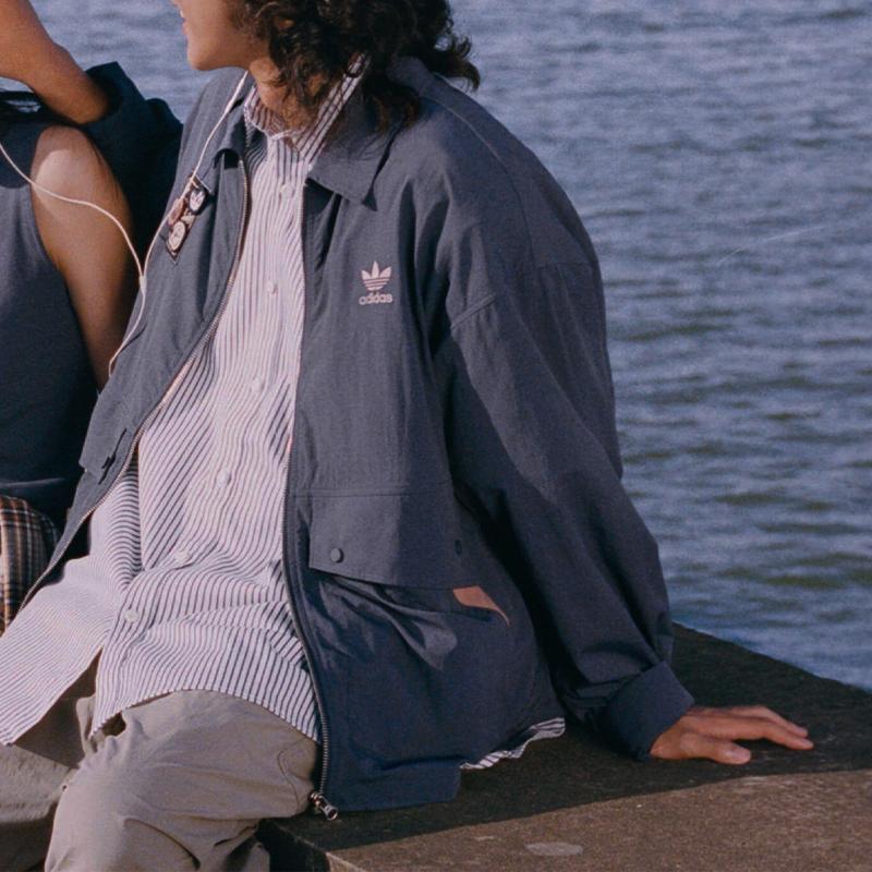 adidas Originals X Chang Chang Xiong Együttműködés SS23 Egyszínű Zsebes Címke Logó Cipzáros Galléros Kabát Férfi Kabát Sötétkék IS0644