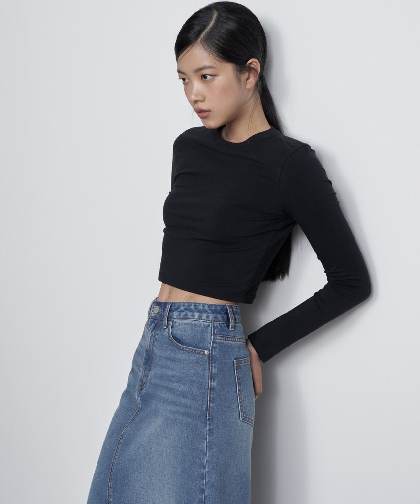 MUSINSA STANDARD WOMAN Women'S Slim Crop Crew Neck Long Sleeve T-Shirt [Black]