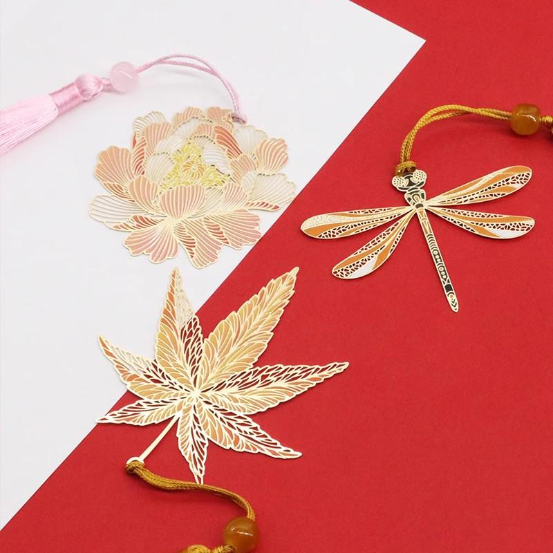 Elegante Metalen Bladwijzer in Chinese Stijl met Kwastje en Gravure - Perfect als High-End Cadeau