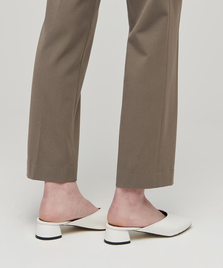 MUSINSA STANDARD WOMAN Women'S Slim Straight Hidden Elastic Waist Slacks [Dusty Beige]