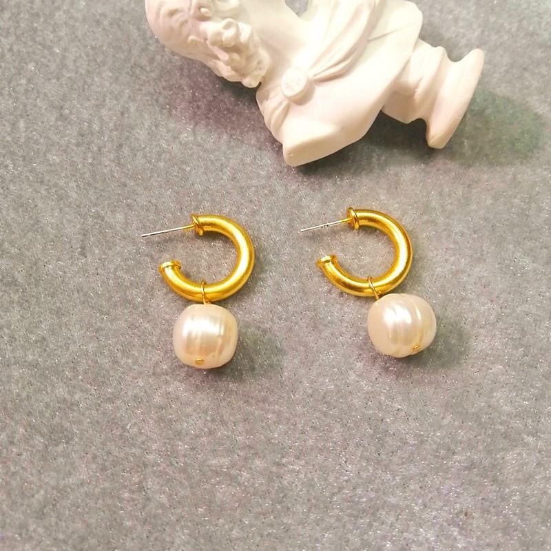 Meier Freshwater Pearl Earrings - Baroque Design, Gold-plated, Minimalist Style, 925 Sterling Silver Posts