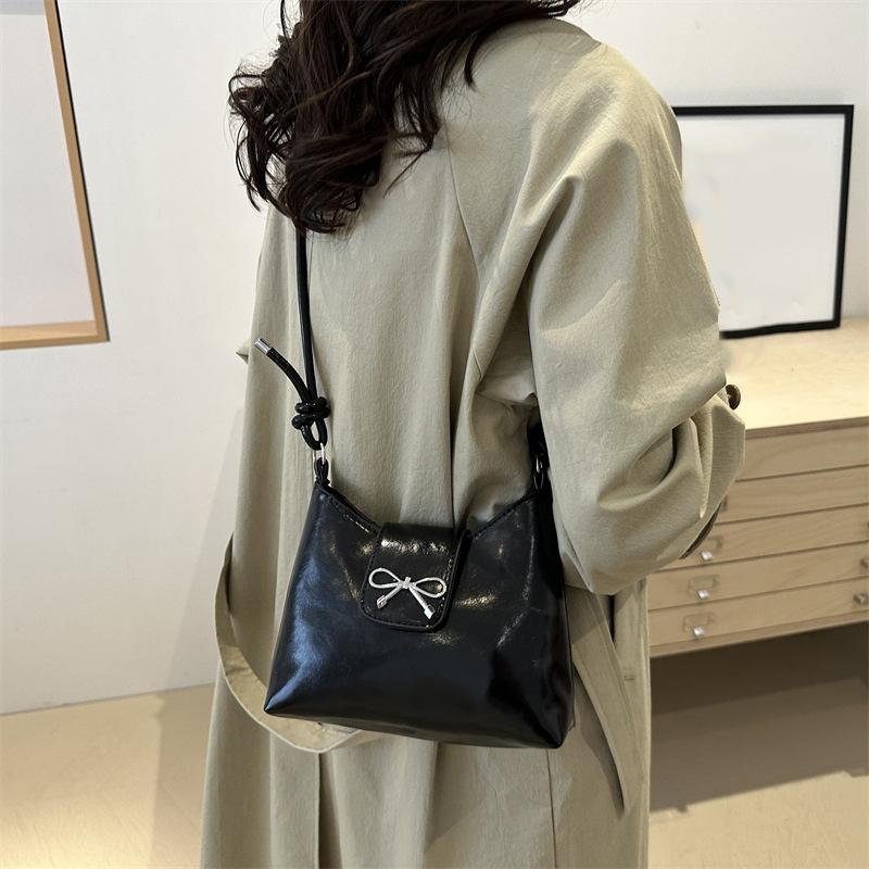 Trendy New Design Bow Armpit Handbag Solid Color PU Leather Bowknot Underarm Bag Sweet Women's Crossbody Bag