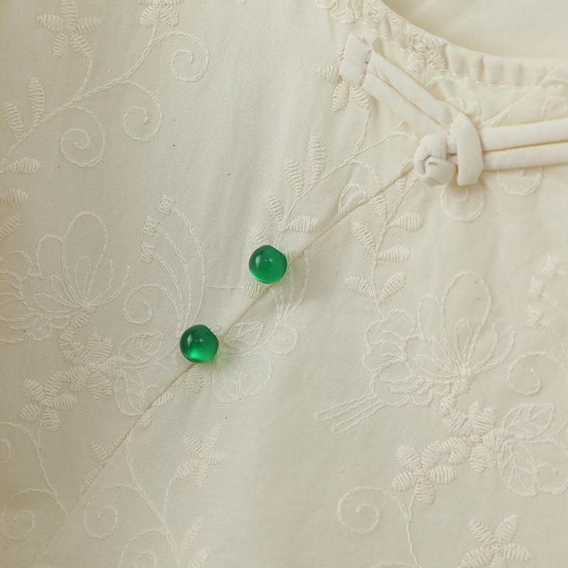New Chinese-Style Embroidered Shirt: Versatile, Loose-Fit, Hollow Design, Seven-Point Sleeve for Spring and Autumn.