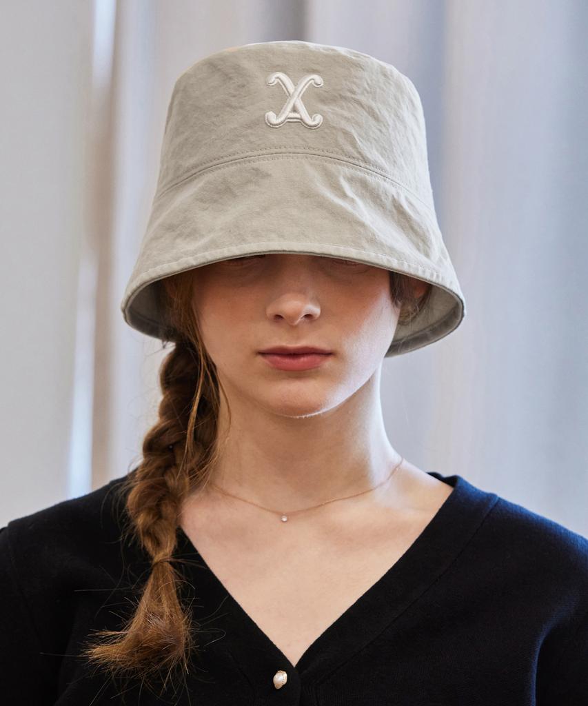 Bajal Va Curved 3D Logo Drop Bucket Hat Beige