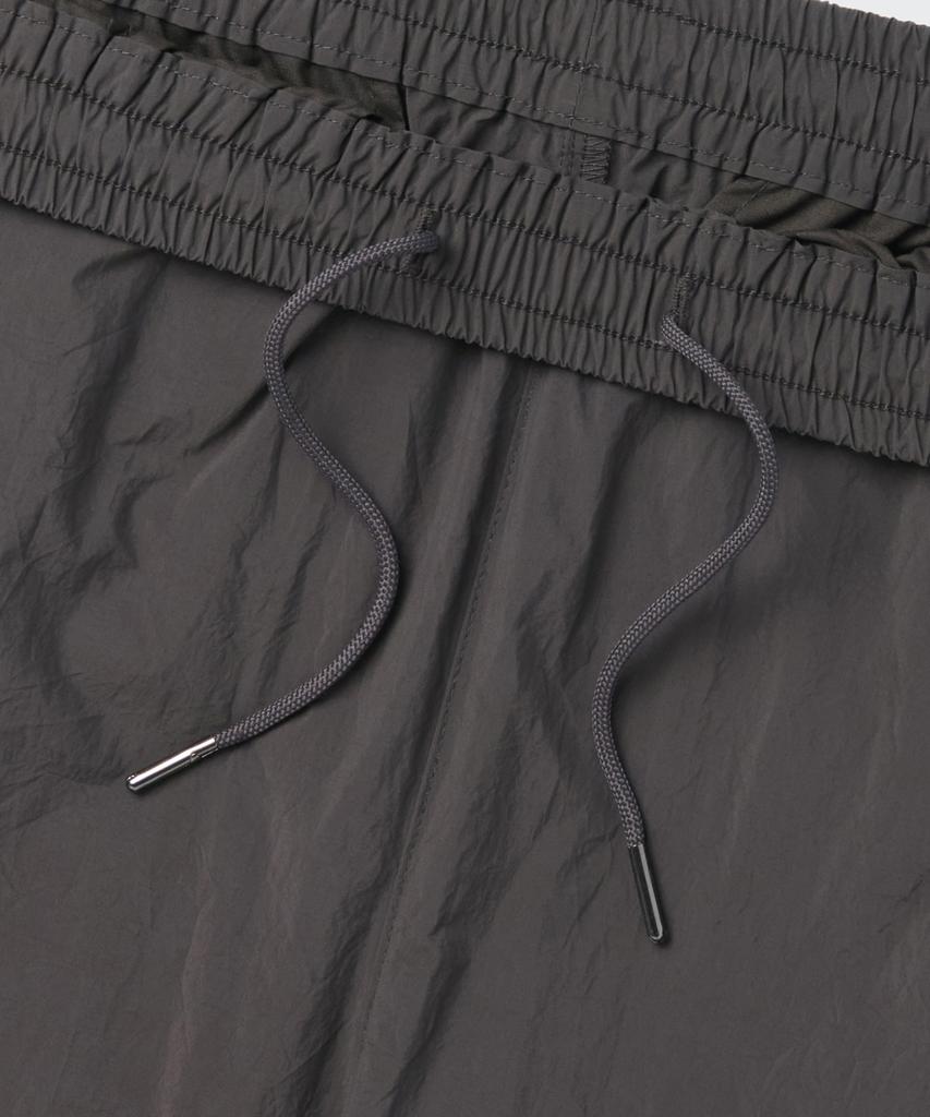 Musinsa Standard Nylon Crease One-Tuck Wide Elastic Waist Pants [Gunmetal]