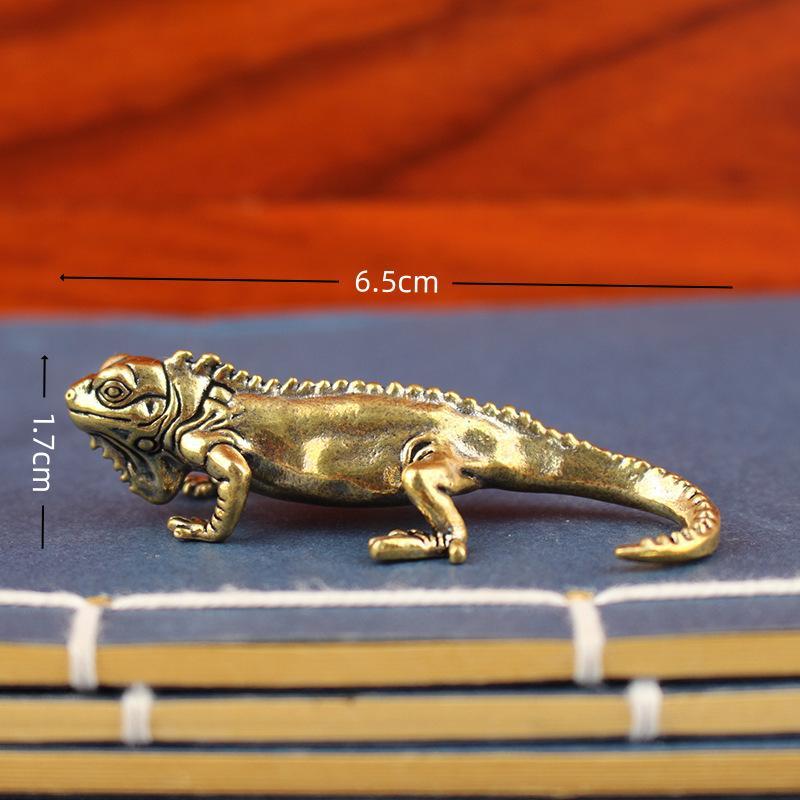 Solid Brass Mini Insect Figurines Retro Aged Finish Hand Carved Detailed Decor for Living Room Cabinet Collection Creative Gift