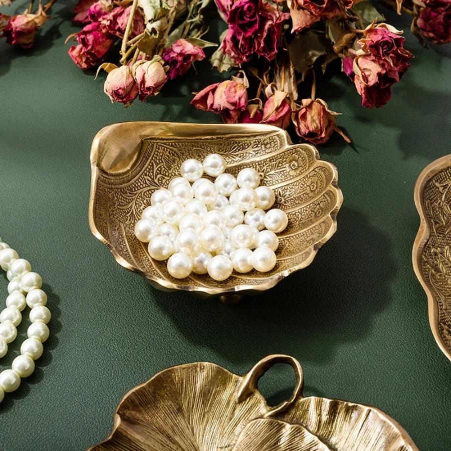 Luxury Retro European Style Creative Brass Candy and Dried Fruit Tray Foyer Key Copper Jewelry Storage Plate Home Villa Decor