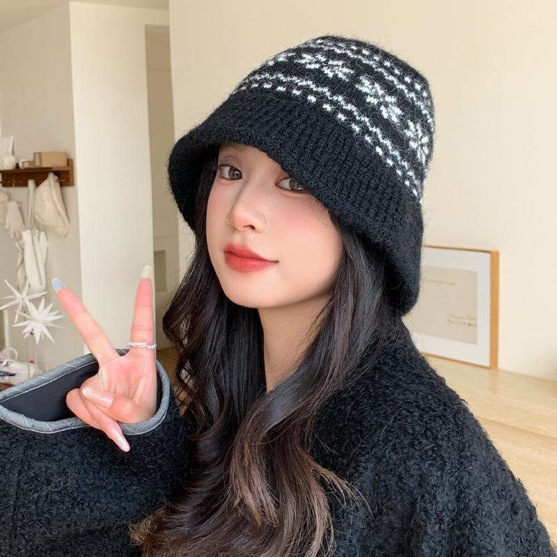 Autumn and winter fashion versatile hat women's wide-brimmed big head circumference jacquard knitted hat shows a small face, warm ear protection wool