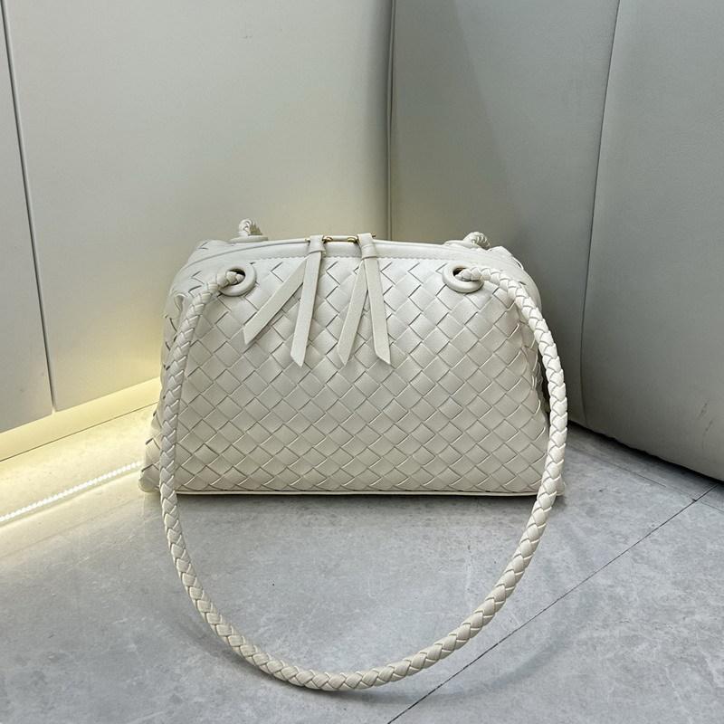New Leather Hand-woven Bag, High-end Handbag, Pillow Bag, Small Square Bag, Shoulder Messenger Bag, Women's Bag.