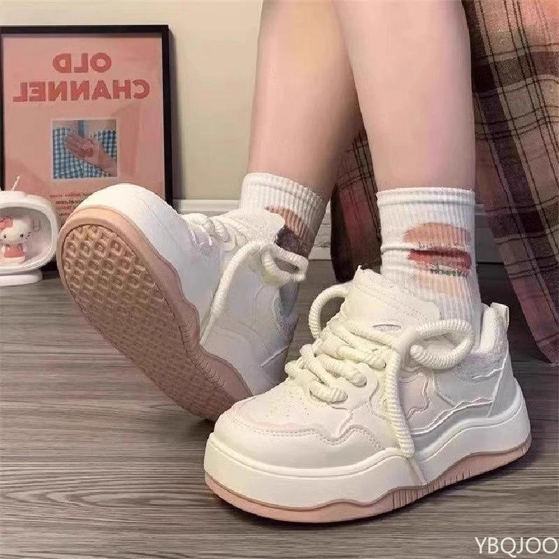 Modne Nowe Damskie Buty na Grubej Podeszwie Wiosenne Uniwersalne Białe Obuwie Casualowe Wygodne Buty Boardowe Modne Outdoorowe Sneakersy Zapatos