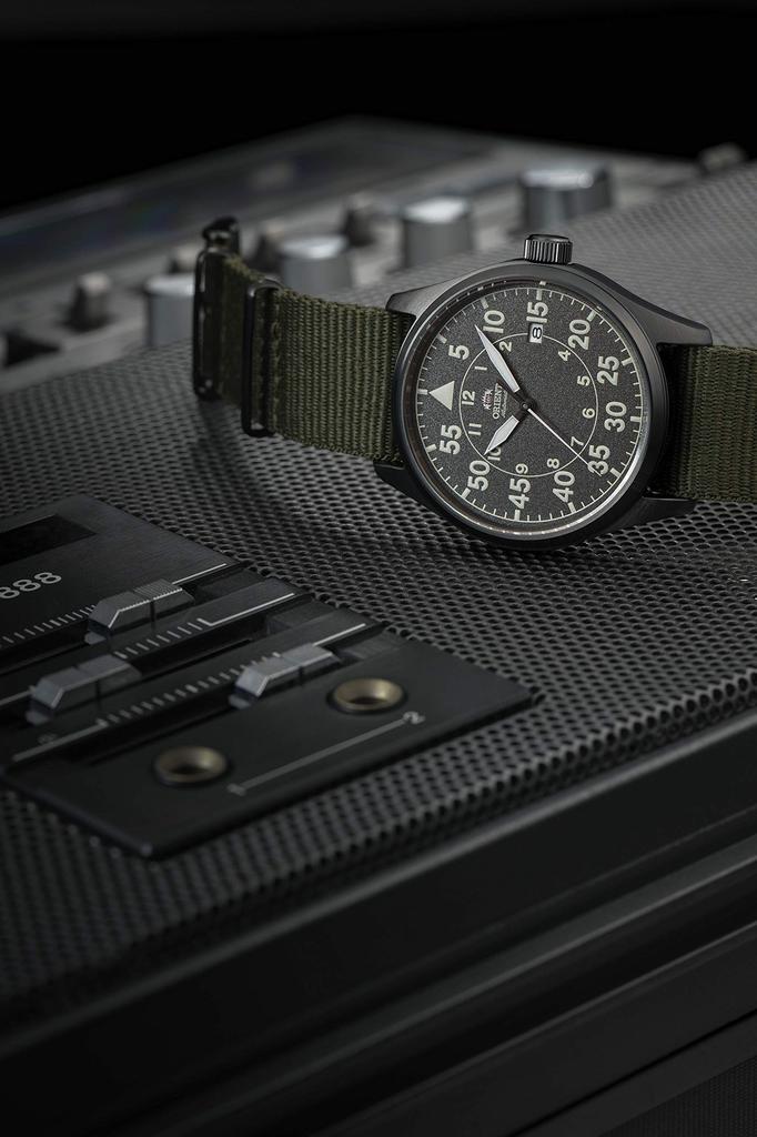 Orient Automatisch Horloge Vlucht Mechanisch Automatisch Binnenlandse Fabrikant Garantie Donkergrijs [ORIENT] RN-AC0H02N Heren