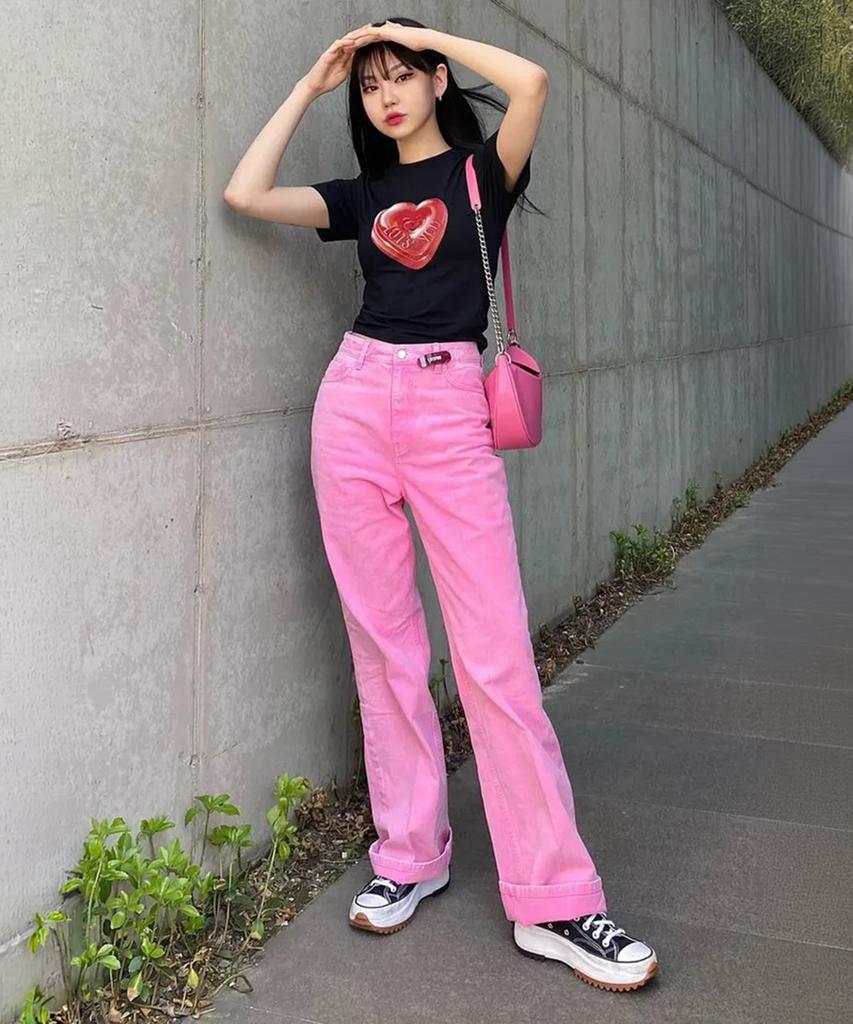 LOTSYOU Lotsyou_The Friend Heart Candy Tee Black
