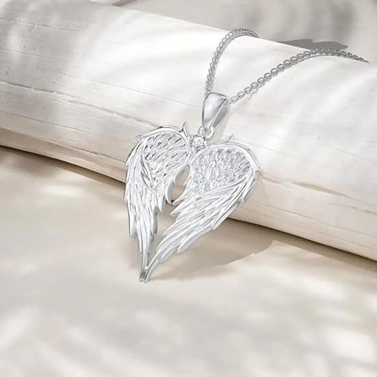 Angel Wings Necklace Shiny Rhinestones Inlaid Pendant Necklace Symbol of Love And Protecting Charm Necklace Jewelry Gift