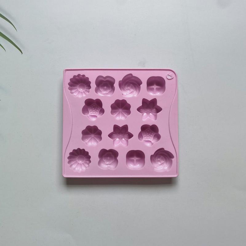 Kitchen Handmade Baking Tool Mini 14 Cavity 7 Small Flower Shaped Candy Chocolate Cookies Silicone Mold