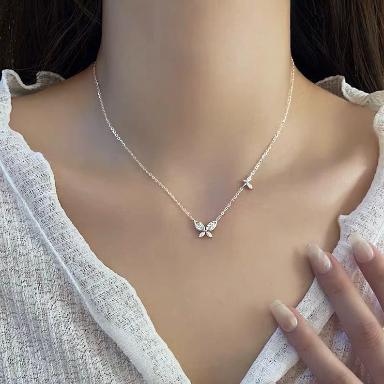 Dubbelt Fjärilshalsband Med Diamanter Lätt Lyx Och Kall Vind Nyckelbenskedja Hänge Födelsedagspresent Till Flickvän Och Flickvän