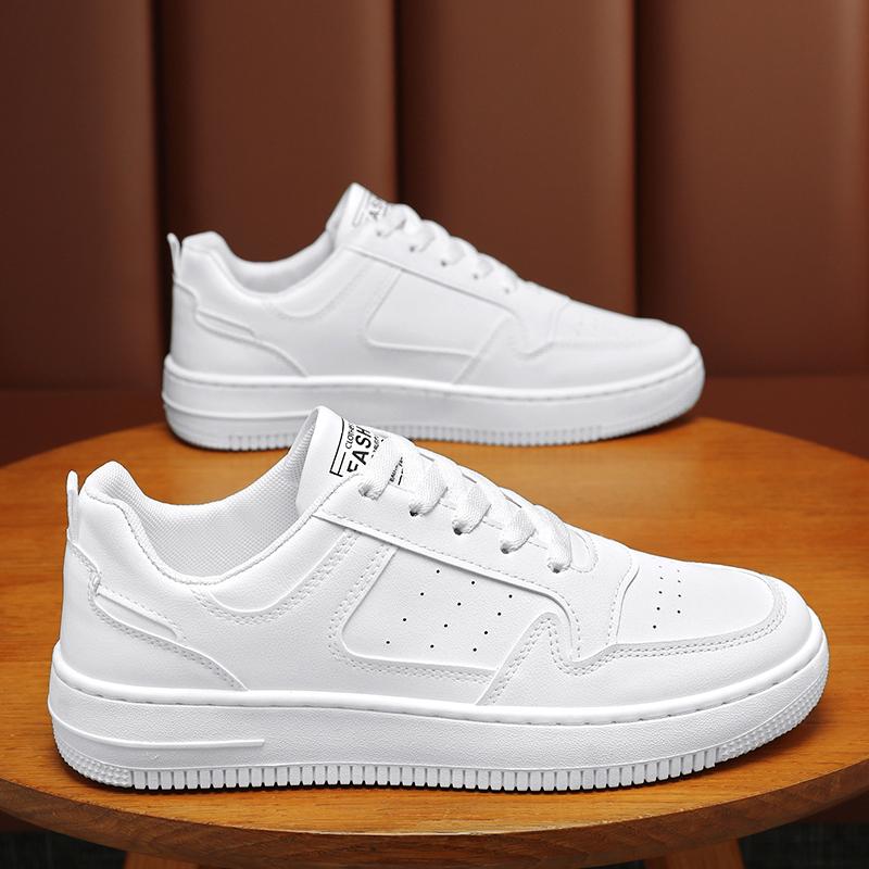 Chaussures d'été pour hommes Nouvelles Chaussures de sport décontractées blanches respirantes Style coréen tendance Polyvalentes à semelle épaisse Chaussures d'étudiant