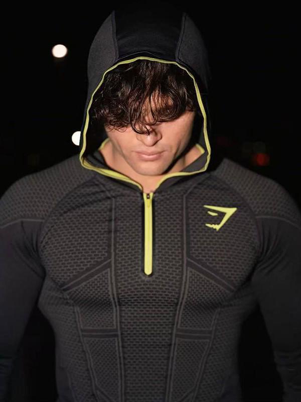 GYMSHARK Herren Superhero Schnelltrocknendes Trainingsoberteil mit Kapuze und langen Ärmeln