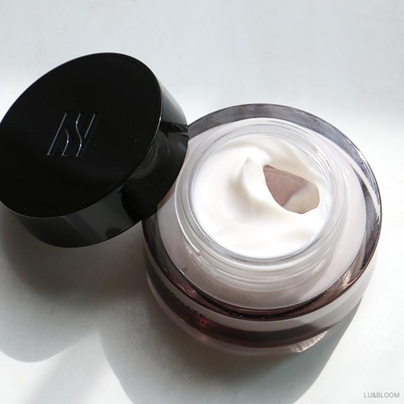 Hera Rejuvenate Ampoule Cream 50ml (+Free Gift)