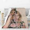 Benutzerdefinierte Beabadoobee Decke 3D Gedruckt Weiches Flanellfleece Warm Fake It Flowers Pose Wurfdecken für Reise Schlafzimmer Sofa Steppdecke