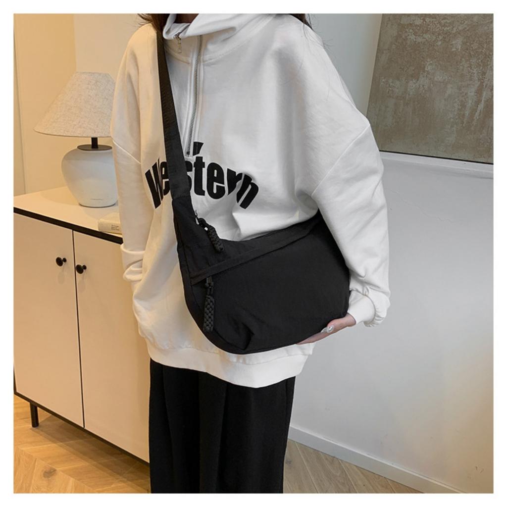 Large Capacity Tote Bag, Lightweight Nylon Crossbody Bag with Adjustable Strap and Multiple Zippered Compartments