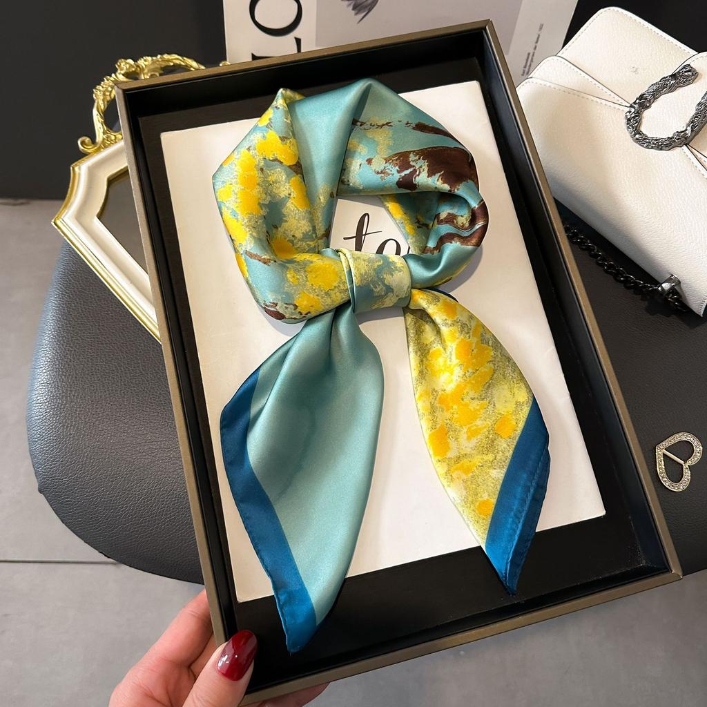 Kleiner Seidenschal Damen Vielseitig Hochwertig Dekoratives Quadratisches Tuch Professioneller Kleiner Schal Imitation Seide Koreanische Version Streamer Tasche