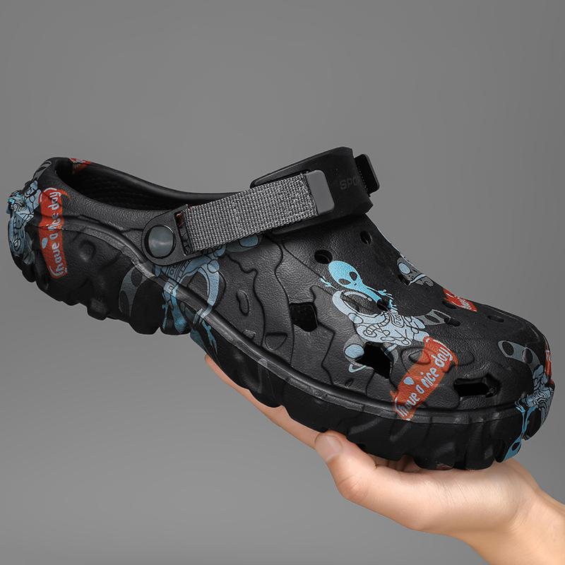 Plus Size 40-47 Summertime Men Slide Shoes Clogs Light Soft Eva Mens Hole Shoes Outside Sandal Shoes Home Garden Shoes Male Beach Flats