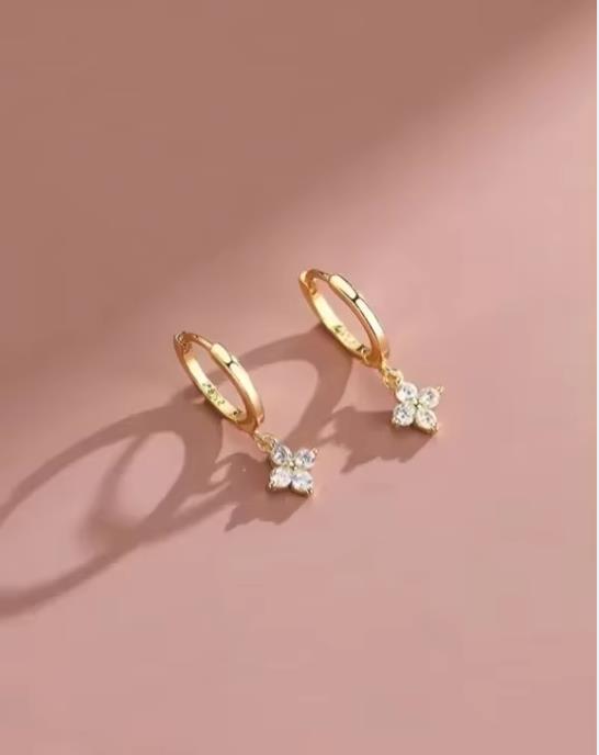 New Luxury Brand Temperament Four Leaf Flower Bracelet for Women Charm Gold Color Stainless Steel Korea Bangle Jewelry Colorfast