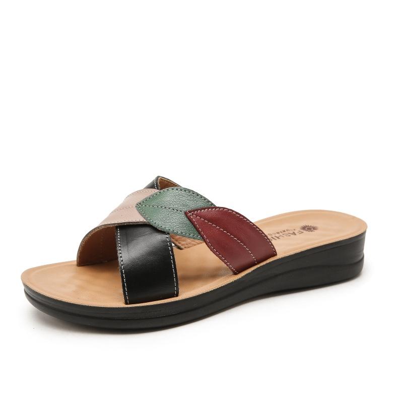 The First Layer of Cowhide Summer Mother Slippers Wear Flat Bottom Comfortable Non-slip Sandals Leather In the Elderly Women Cool Slippers