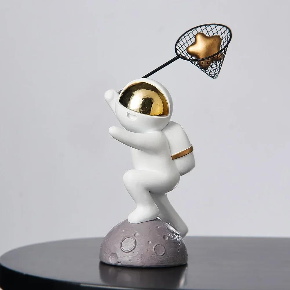 Minimalism Home Decor Astronaut Furnishings Living Room TV Cabinet Bookshelf Decoration Astronaut Desktop Furnishings