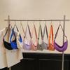 Modische Damen-Crossbody-Tasche in Multi-Color aus Nylon, 'Dumpling'-Form - Leicht, Sportlicher Stil, Kleine Schultertasche für unter den Arm