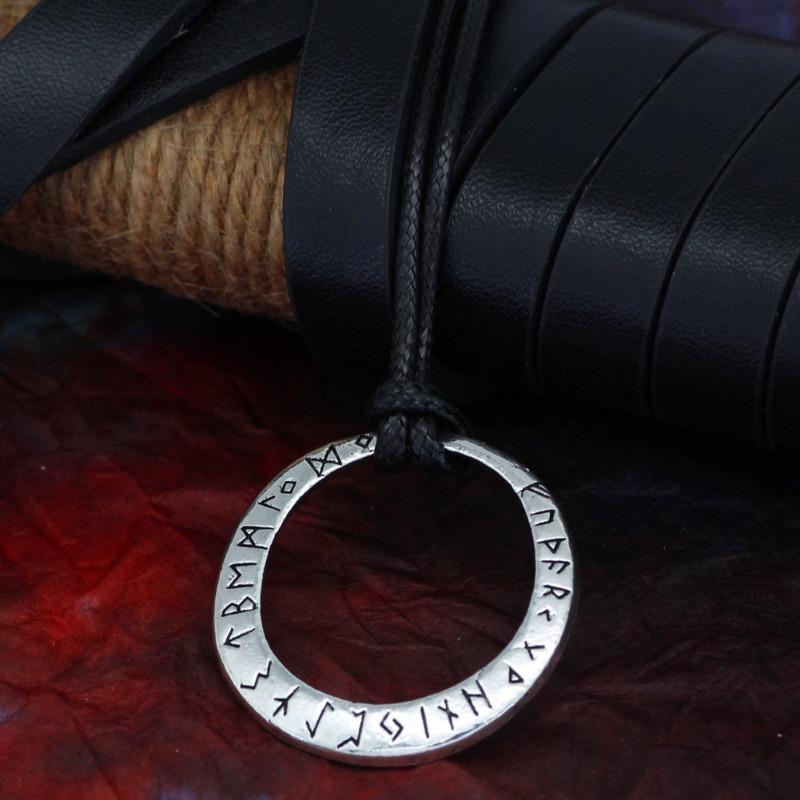 Ny Viking Odin Rune Letter Halsband Långt hänge för män och kvinnor älskare Smycken Halsband Present