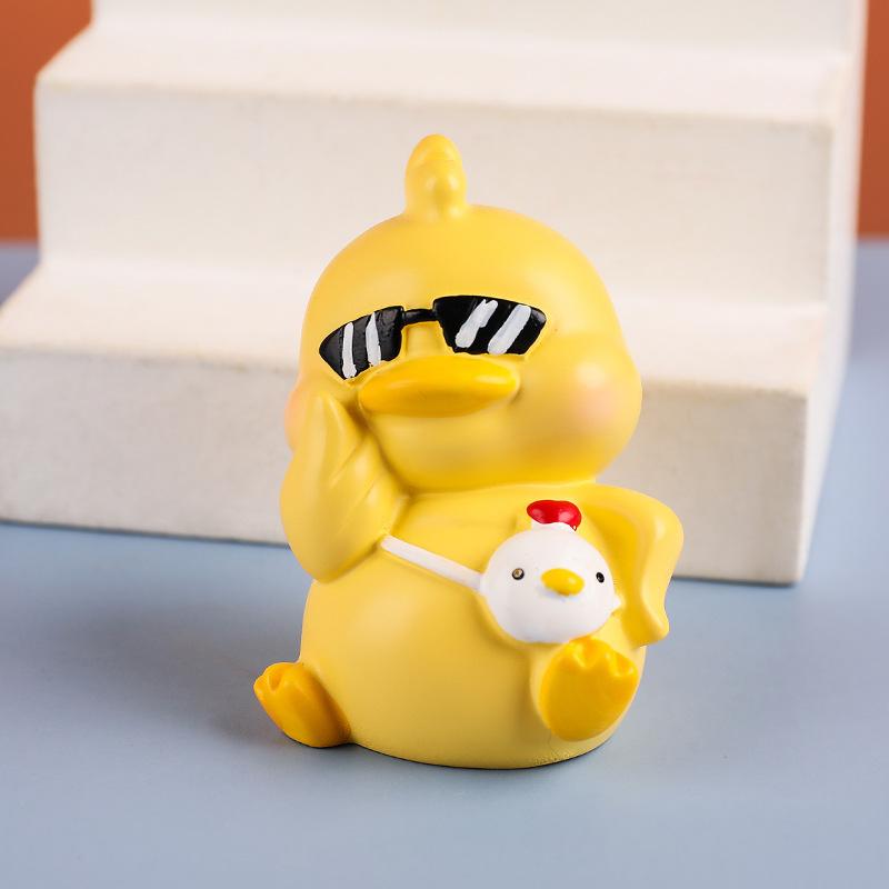 Cute MOMO Duck Resin Decoration Little Yellow Duck Cartoon Gift Creative Home Decoration Car Decoration, Desktop Decoration Small Gift
