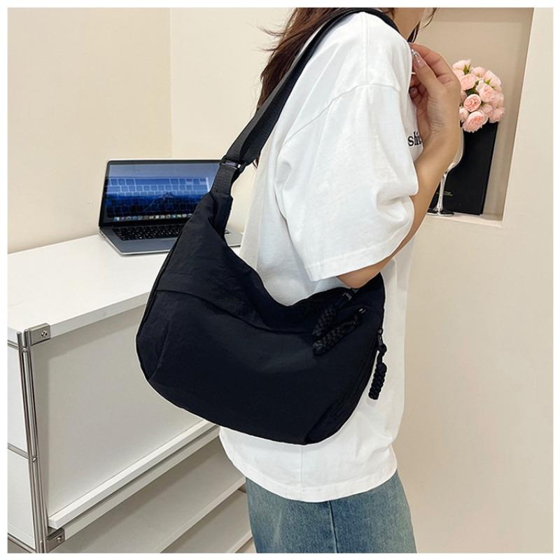 Casual Nylon Dumpling Aped Crossbody Bag Women's Large Capaci Oulder Bag Autumn Season Zipper Closure Faionable Handbags