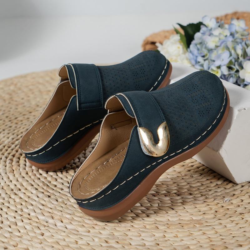 Women's Plus Size Summer Slippers Euro-American Closed-Toe Metal Hollow-Out Shoes