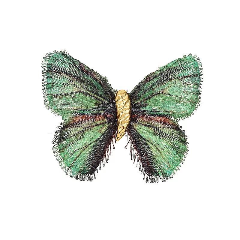 Versatile Retro Luxury Gradient Butterfly Brooch: Exquisite Embroidered Fashion Accessory