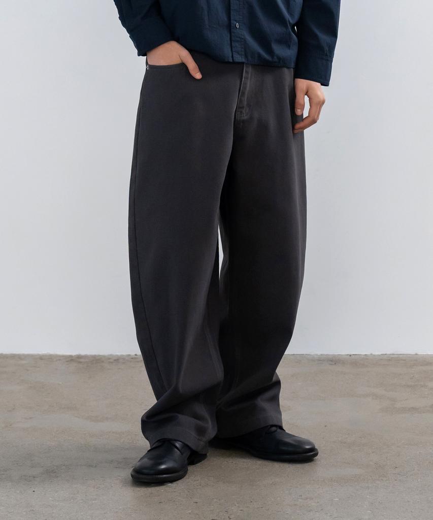 INDUST Barrel Fit Curved Wide Pants_Navy