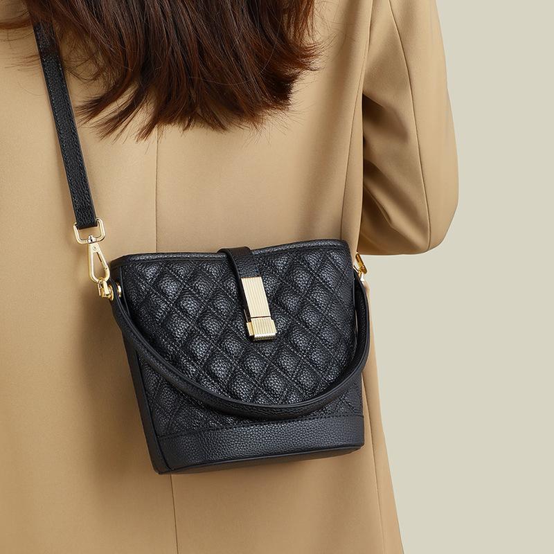 Eimertasche Frühling Leder Damen Tasche Vielseitige Umhängetasche High-End Rautenmuster Kette Pendlertasche
