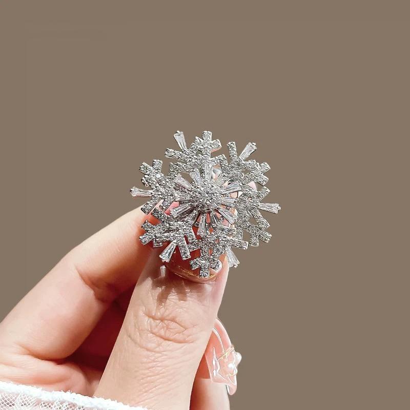 Exquisite Rhinestone Christmas Tree Brooch Faux Pearl Accents Perfect For Holiday Parties Daily Wear Fashion Accessory