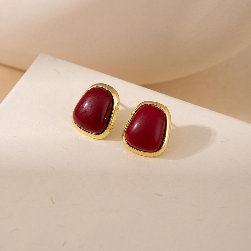 Retro Style Geometric Ankara Red Square Oil Drop Ear Buckle Simple Fashion Design Earrings High-End Temperament Earrings