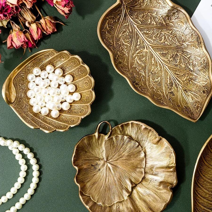Luxury Retro European Style Creative Brass Candy and Dried Fruit Tray Foyer Key Copper Jewelry Storage Plate Home Villa Decor