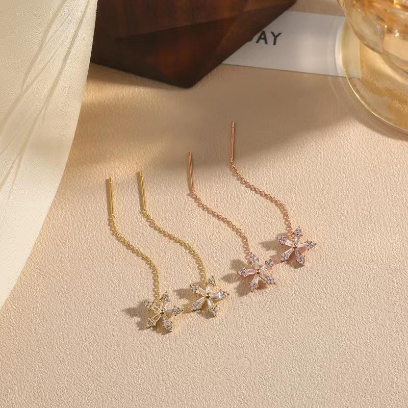 Snowflake Elegant Tassel Ear Cuff Stud Earrings Premium Sweet Nature Tiny Ear Accessories