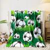 Voetballen in Groen Gras print deken zacht en knus perfect voor de woonkamer bed bank of een dutje, cadeau