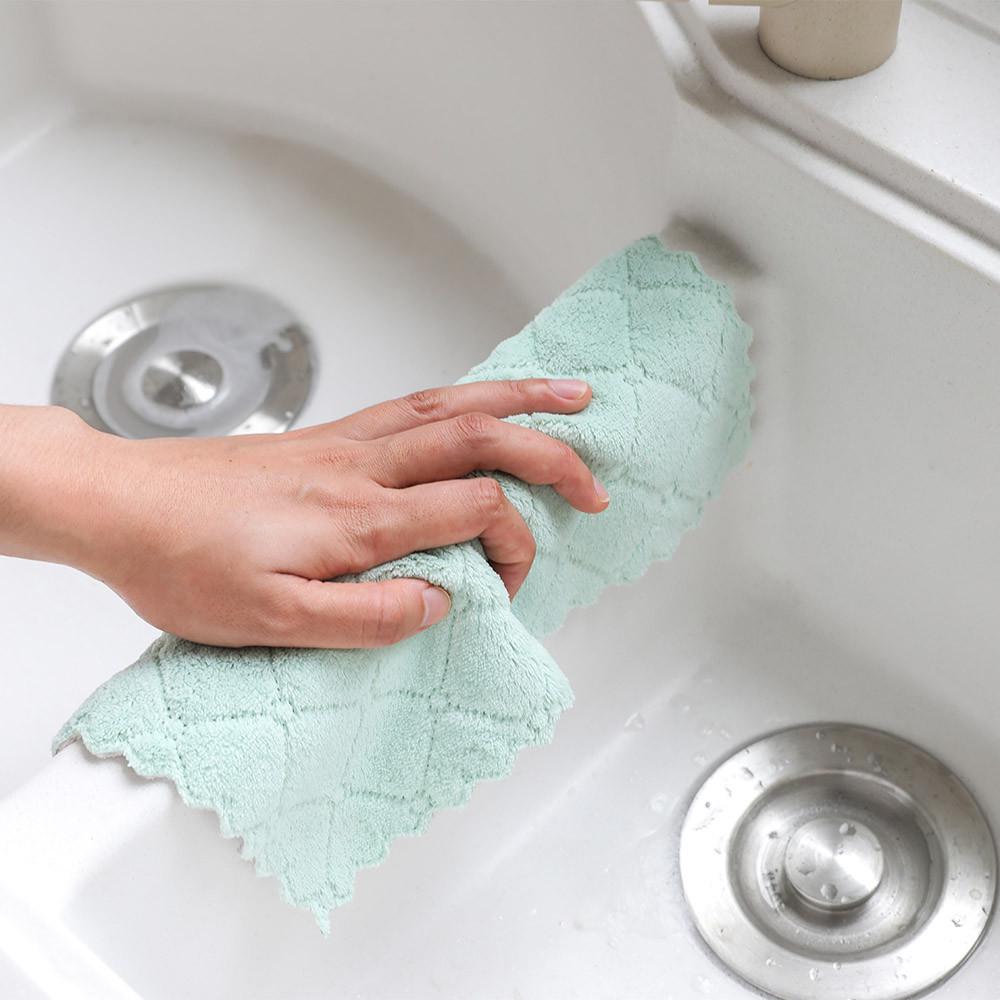 Nonstick Oil Coral Velvet Hanging Hand Towels Kitchen Dishclout