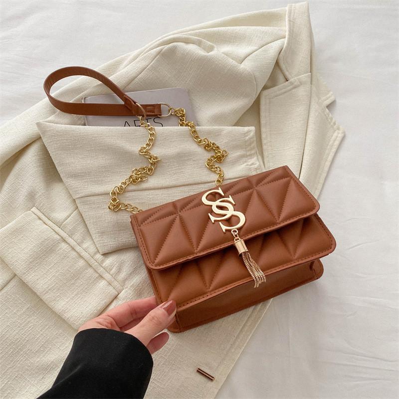 Stilvolle kleine quadratische Tasche Trendige lässige Umhängetasche für Damen in Schwarz Weiß Braun und Rosa