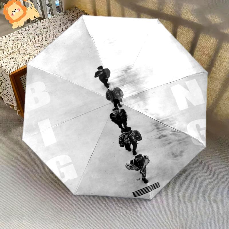 Bold Design: Big Bang Symbolism Folding Umbrella Suitable for All Seasons Suitable for All Seasons Three Folds Umbrella Sun Umbrella