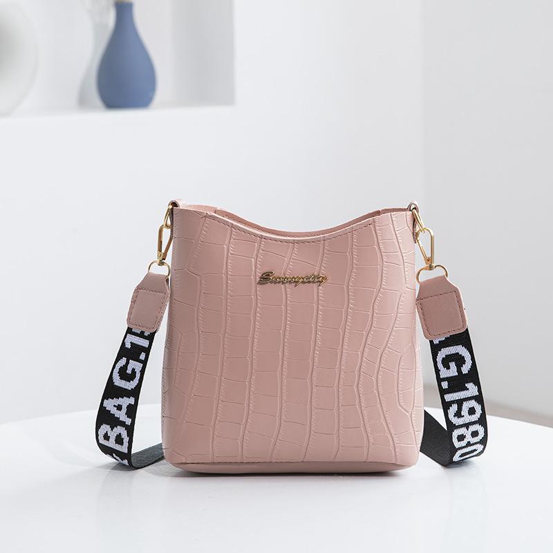 Fashion Shoulder Bag Women's Bag Crocodile Pattern New Messenger Bag Personalized Bucket Bag Simple Small Bag Wholesale